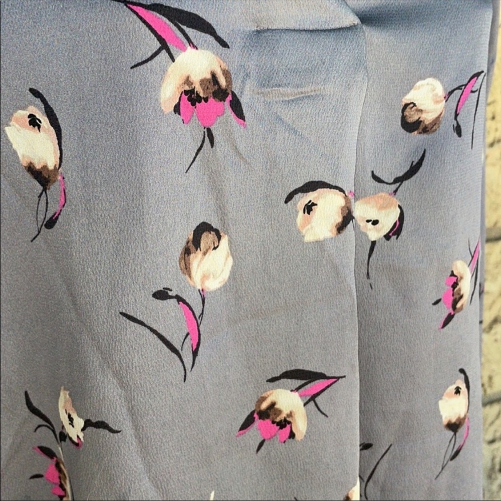 Banana republic v Blouse Floral Gray & Pink Loose fit  Size XS - Picture 5 of 10